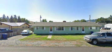 320 and 322 East Beakman St, Union, OR 97883