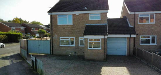 3 bedroom link detached house for sale