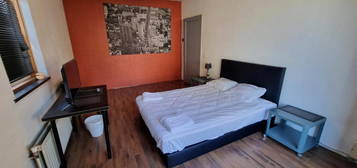 Room with private bathroom, 1 km cenytre