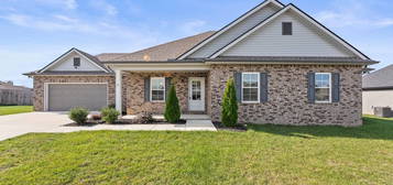 69 Pinnacle Point Ln, Tullahoma, TN 37388