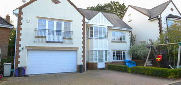 6 bedroom detached house for sale