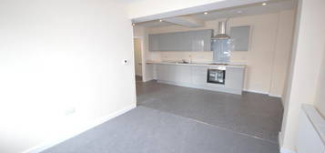 2 bed flat to rent