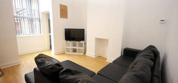 4 bed shared accommodation to rent