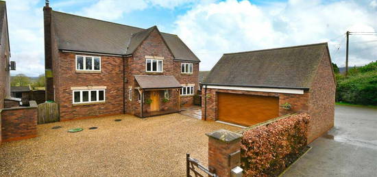 5 bedroom detached house