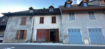 Maison mitoyenne en plein centre du village de SAINT PIERRE D'ENTREMONT SAVOIE