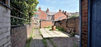 4 bed terraced house to rent