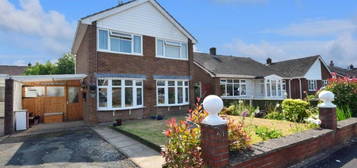 3 bedroom link detached house for sale