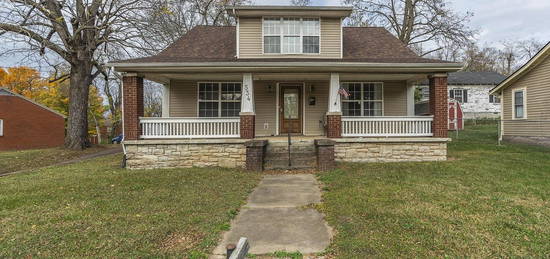 534 W 8th St, Paris, KY 40361