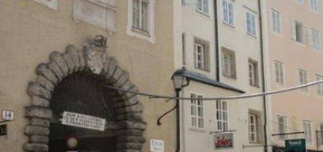 Großgarconniere in der Linzergasse