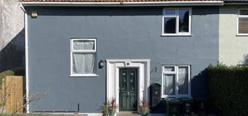 3 bed semi-detached house to rent