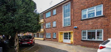 2 bedroom ground floor flat for sale