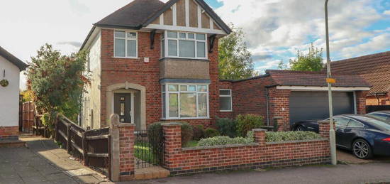 3 bedroom detached house