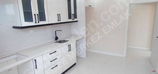 MERKEZ EMLAK ARMAĞAN'DAN LüX 2+1 GİRİS KAT GENİŞ SALON VE BALKON