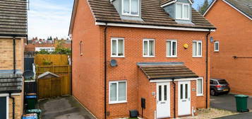 3 bedroom semi-detached house for sale