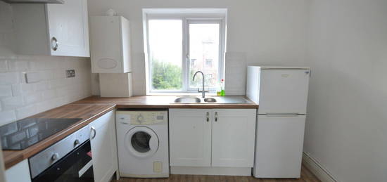 Flat to rent in Dalriada Crescent, Forgewood, Motherwell ML1