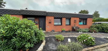 Gepflegtes Reihenendhaus mit großem Garten + Garage u. Carport