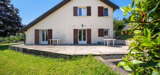 Maison 6 pièces 228 m²