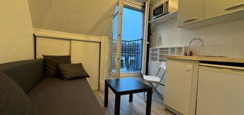 Petit studio tout confort ascenseur et balcon