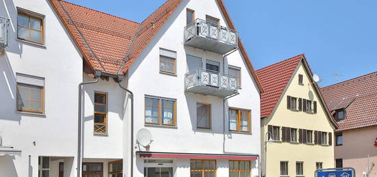 Kapitalanleger aufgepasst ! Gemütliche 2 Zimmer-Wohnung im Herzen von Gechingen sucht Sie!