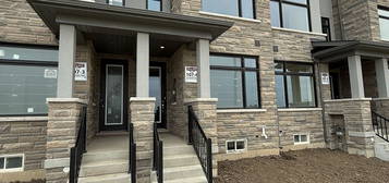 42 Selina Rose St S #107-4, Markham, ON L6C 1N3