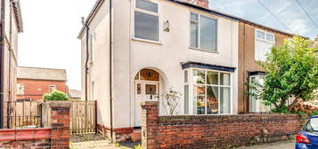 3 bed semi-detached house for sale