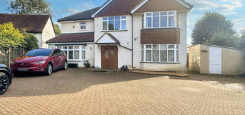 5 bed detached house to rent