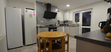 6 bed shared accommodation to rent