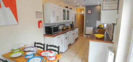 4 bedroom terraced house