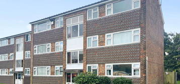 Flat for sale in King Edward Avenue, Worthing BN14