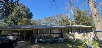 238 Maxine Dr, Pearl, MS 39208