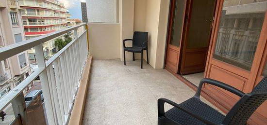 Appartement rénové de 67m2 Antibes centre