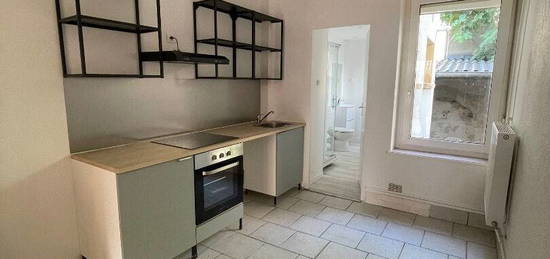 Appartement  à louer, 2 pièces, 1 chambre, 51 m²