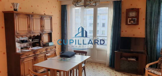 ROANNE - Grand appartement avec double balcon