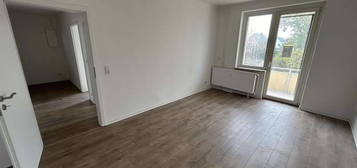 ERSTBEZUG! Sanierte 3-Zimmer-Wohnung im Erdgeschoss mit Balkon!