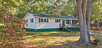 120 Compton Dr, Wellford, SC 29385