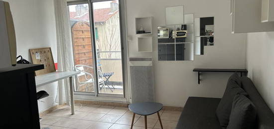 Studio meublé  à louer, 1 pièce, 19 m², Étage 4/7