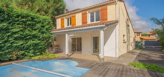 Maison  à vendre, 5 pièces, 3 chambres, 137 m²