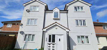 Flat to rent in Bishop Hannon Drive, Fairwater, Cardiff CF5