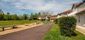 Joli appartement meublé au cœur d’une résidence de vacances au bord du lac de Marciac