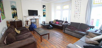 Terraced house to rent in Devonshire Place, Jesmond, Newcastle Upon Tyne NE2