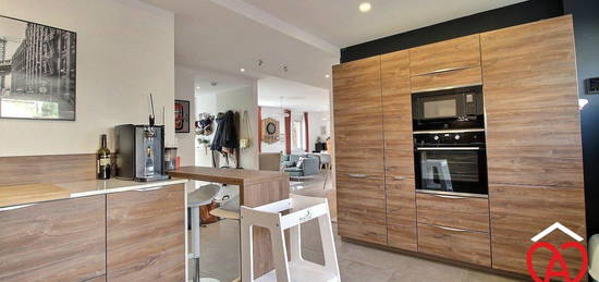 Maison 1 étage  à vendre, 7 pièces, 5 chambres, 143 m²