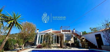 Chalet en calle Sayalonga en Sayalonga