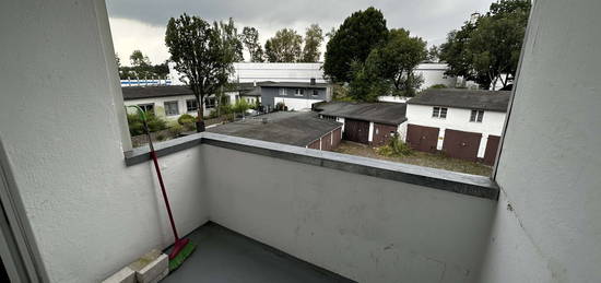 2-Zimmer Wohnung mit Balkon in Bergerhausen