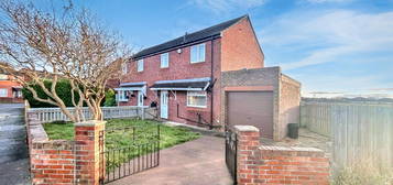 2 bed semi-detached house for sale