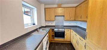 Flat to rent in Yersin Court, Swindon SN1