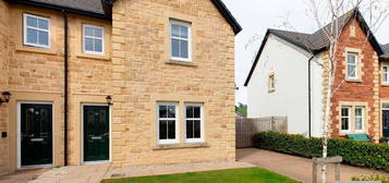 3 bed semi-detached house to rent