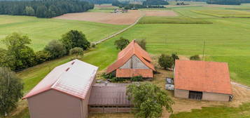 5,5 HA Landwirtschaft mit 4 Gebäuden und großem Potenzial zur vielfältigen Nutzung im Schwarzwald.