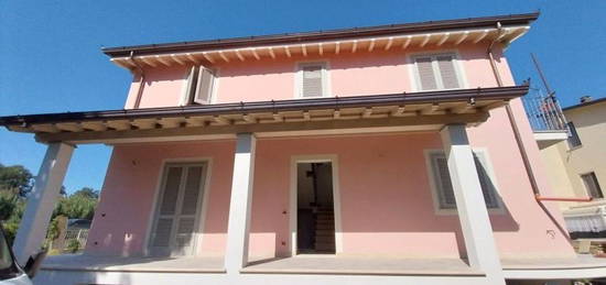 Villa in vendita a Camaiore