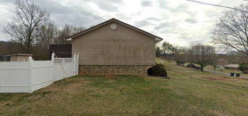 145 Morgan Ln, Fall Branch, TN 37656