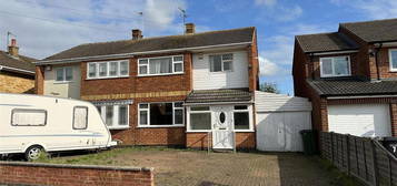 3 bedroom semi-detached house to rent